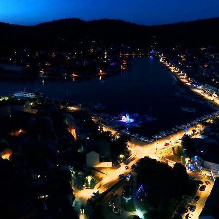 Apartment Lucija Vela Luka Ngoại thất bức ảnh