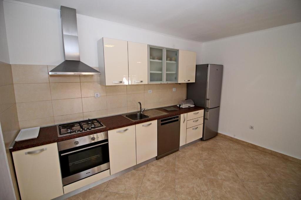 Apartment Lucija Vela Luka Ngoại thất bức ảnh