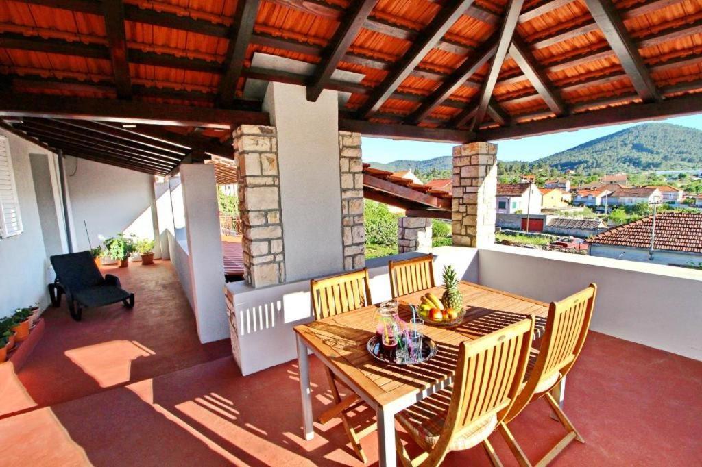 Apartment Lucija Vela Luka Ngoại thất bức ảnh