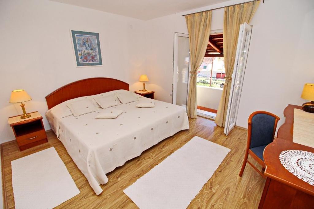 Apartment Lucija Vela Luka Ngoại thất bức ảnh
