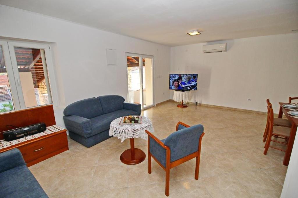 Apartment Lucija Vela Luka Ngoại thất bức ảnh