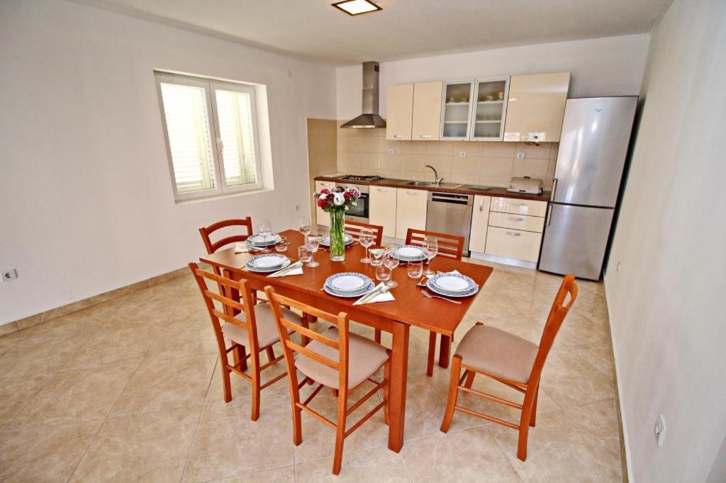 Apartment Lucija Vela Luka Ngoại thất bức ảnh