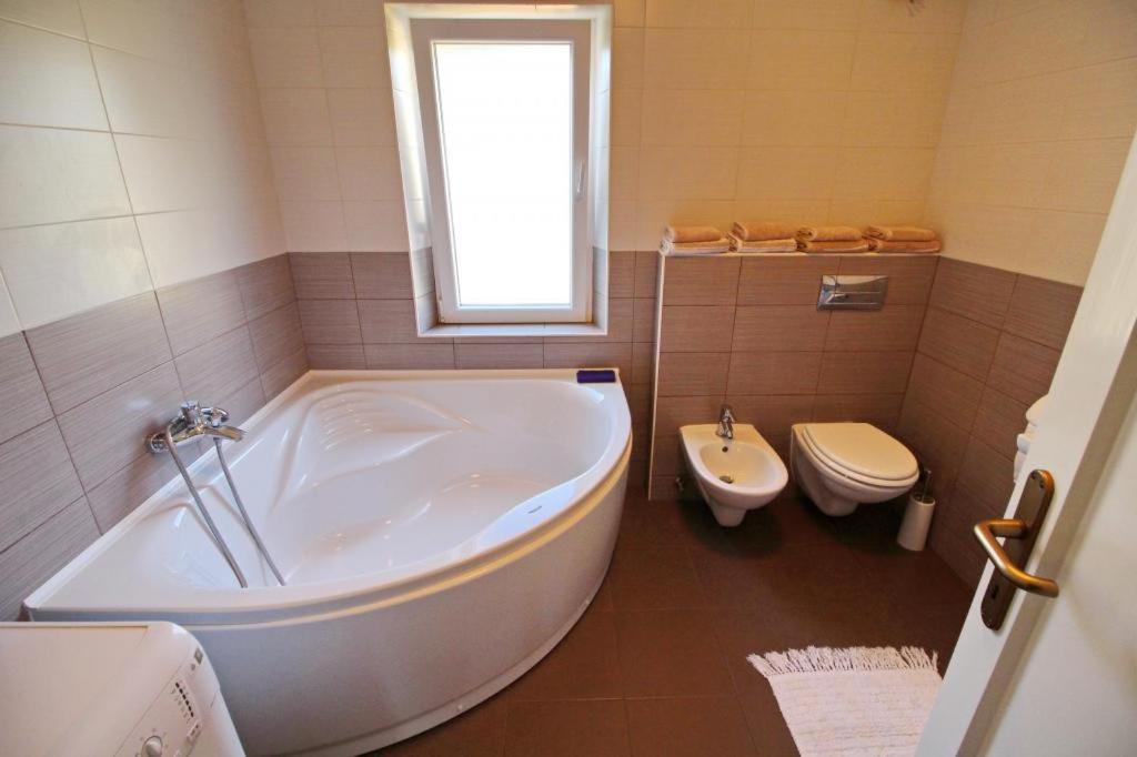 Apartment Lucija Vela Luka Ngoại thất bức ảnh