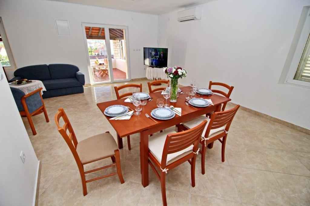 Apartment Lucija Vela Luka Ngoại thất bức ảnh