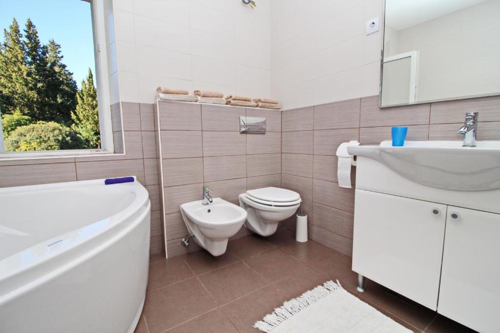 Apartment Lucija Vela Luka Ngoại thất bức ảnh