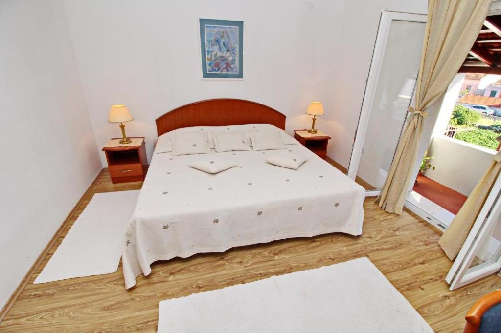 Apartment Lucija Vela Luka Ngoại thất bức ảnh