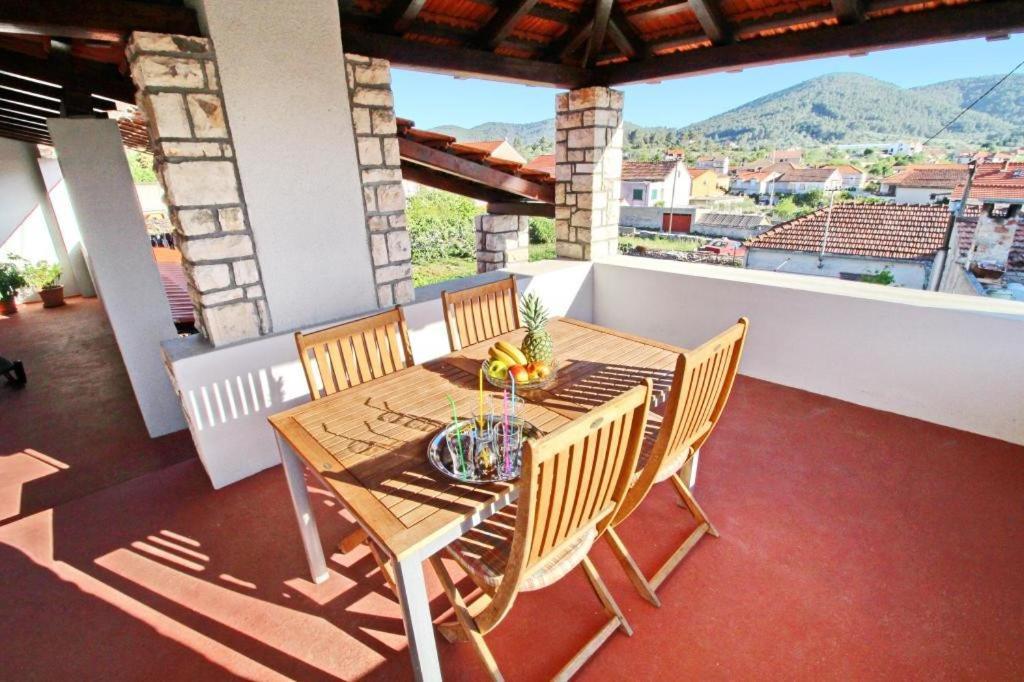 Apartment Lucija Vela Luka Ngoại thất bức ảnh